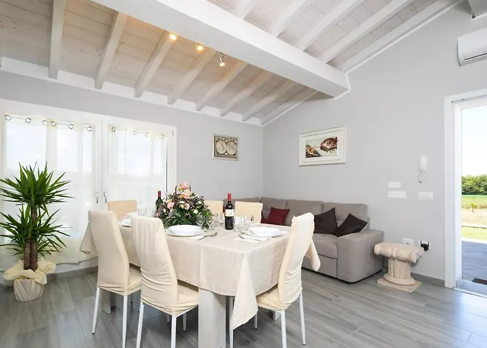 Villa Villino Le Viole By Vacavilla